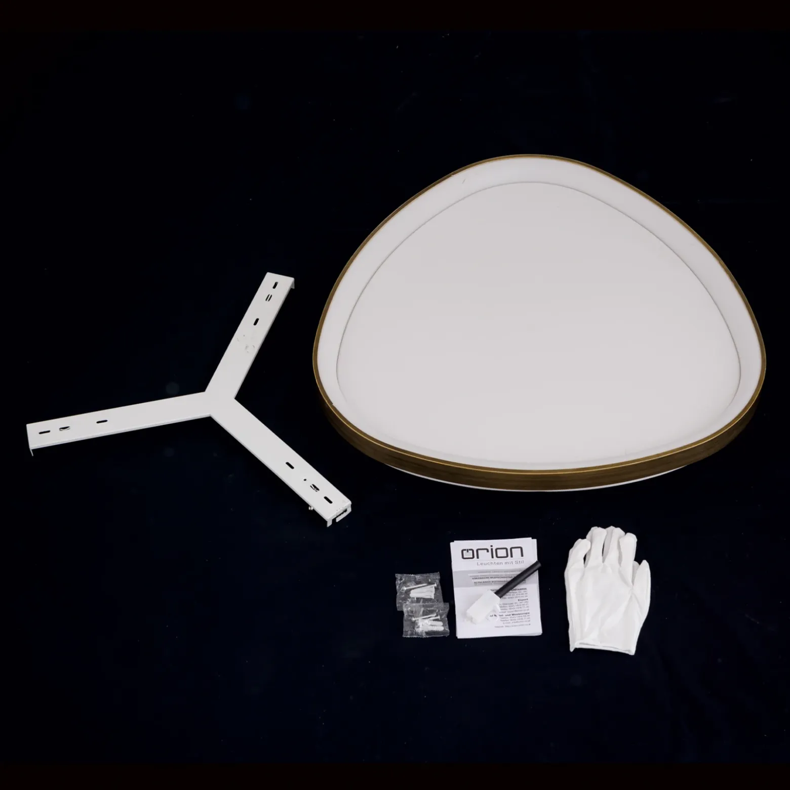 Lámpara de techo Charlie LED, Ø 65 cm, blanco opal, color latón antiguo