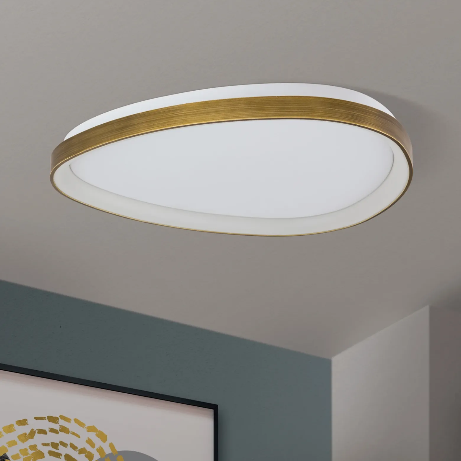 Lámpara de techo Charlie LED, Ø 65 cm, blanco opal, color latón antiguo
