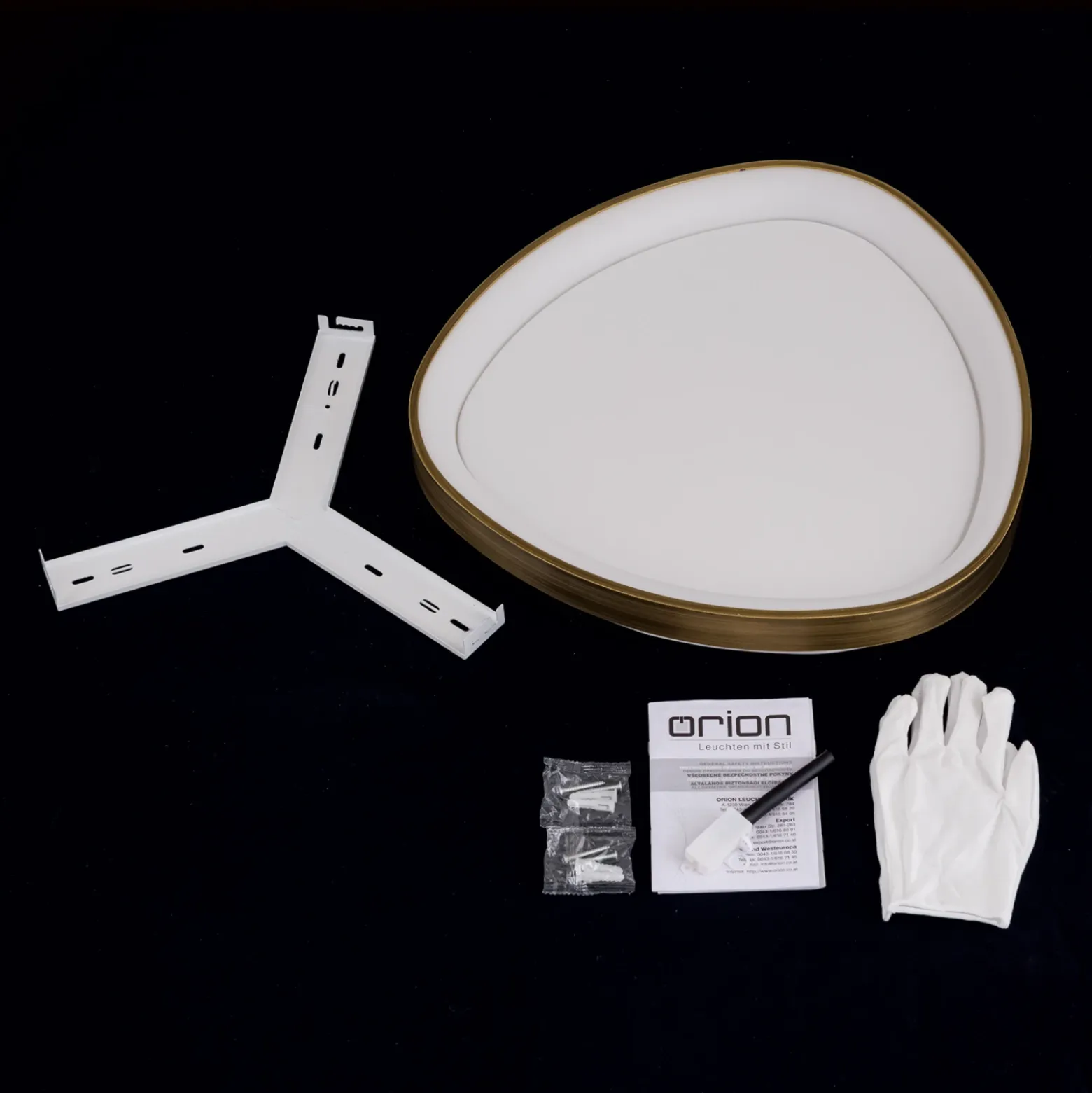 Lámpara de techo Charlie LED, Ø 45 cm, blanco opal, color latón antiguo