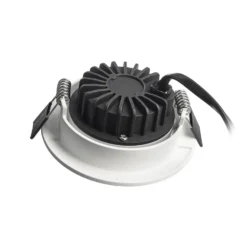 Lámpara de techo empotrable LED Dione, IP44, 3.000 K, blanca, atenuable
