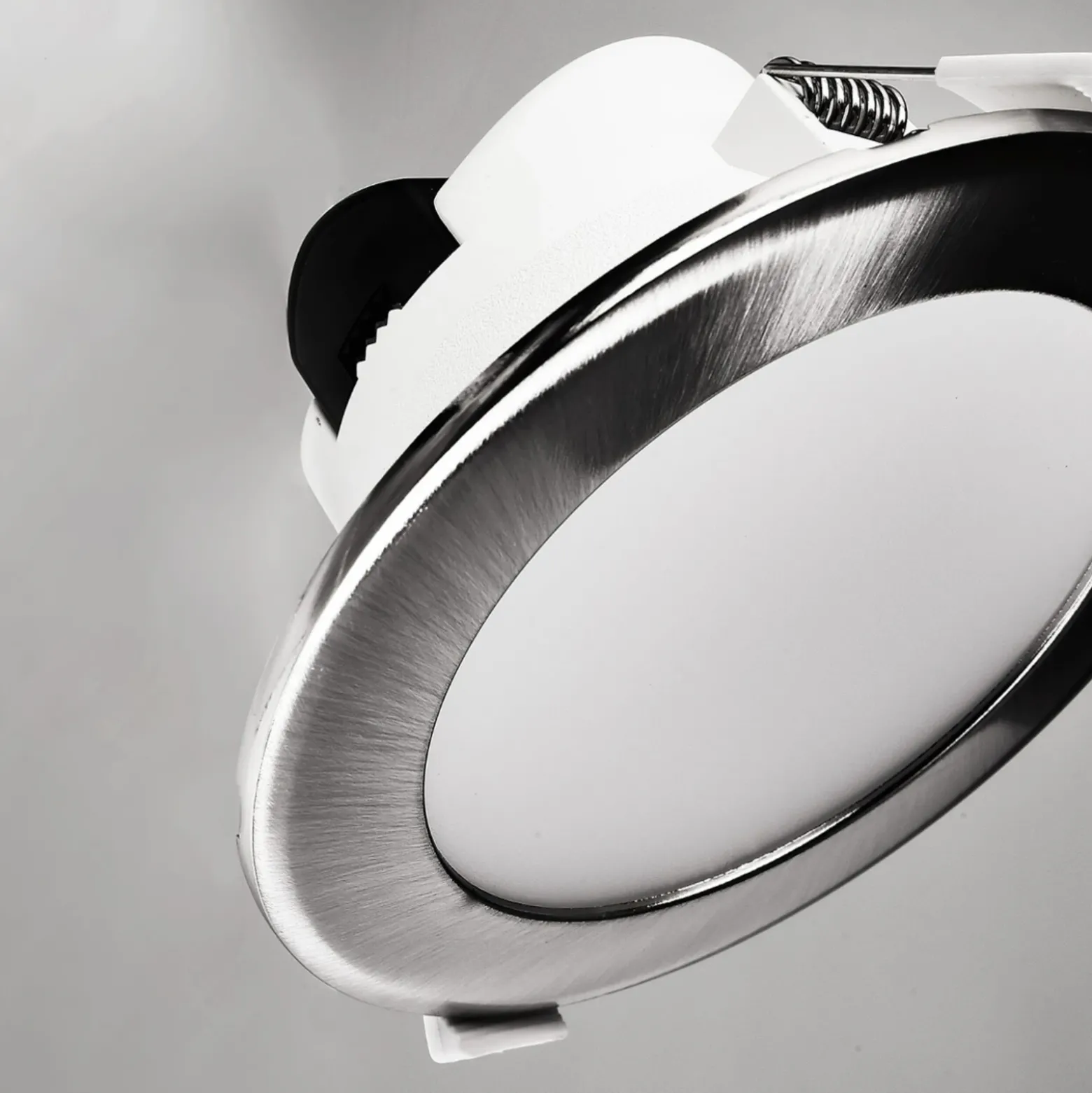 Lámpara de techo LED empotrable Acrux, Ø 11 cm, plata mate, CCT