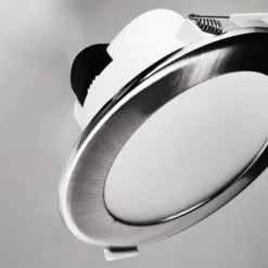 Lámpara de techo LED empotrable Acrux, Ø 10 cm, plata mate, CCT