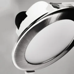 Lámpara de techo LED empotrable Acrux, Ø 15 cm, plata mate, CCT