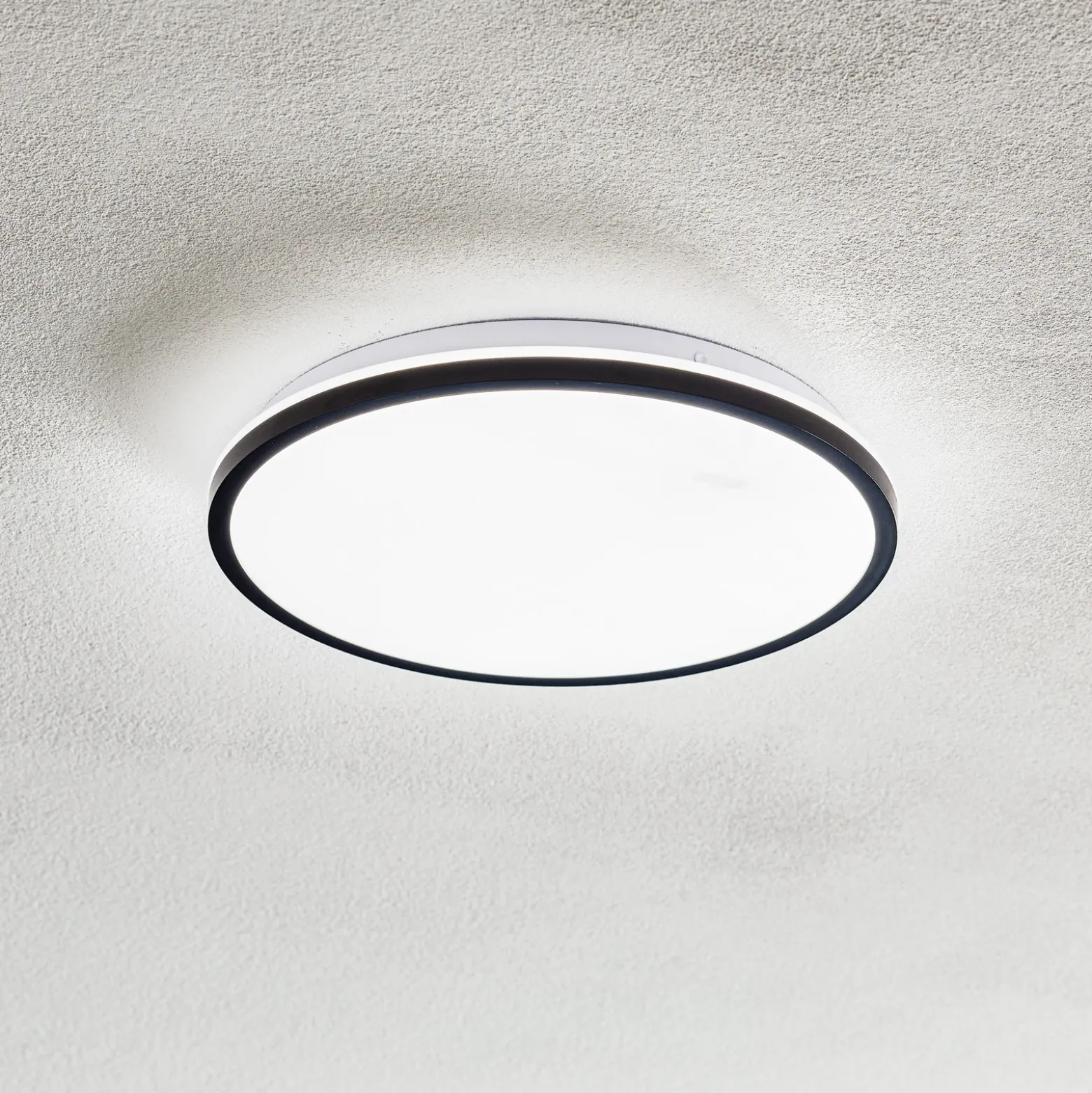 Lámpara de techo LED Lana, efecto retroiluminado Ø28 negro