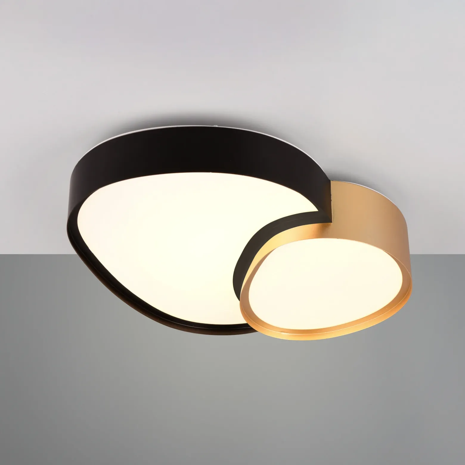 Lámpara de techo LED Rise, negro-oro, 43 x 36 cm, CCT, atenuable