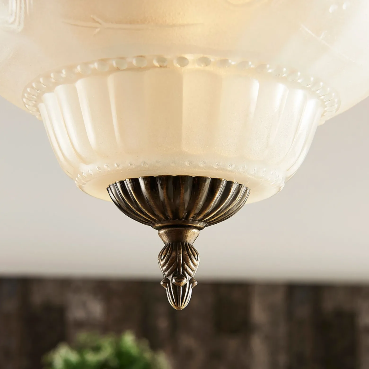 Lámpara de techo Lindby Anni, pantalla de cristal grabado