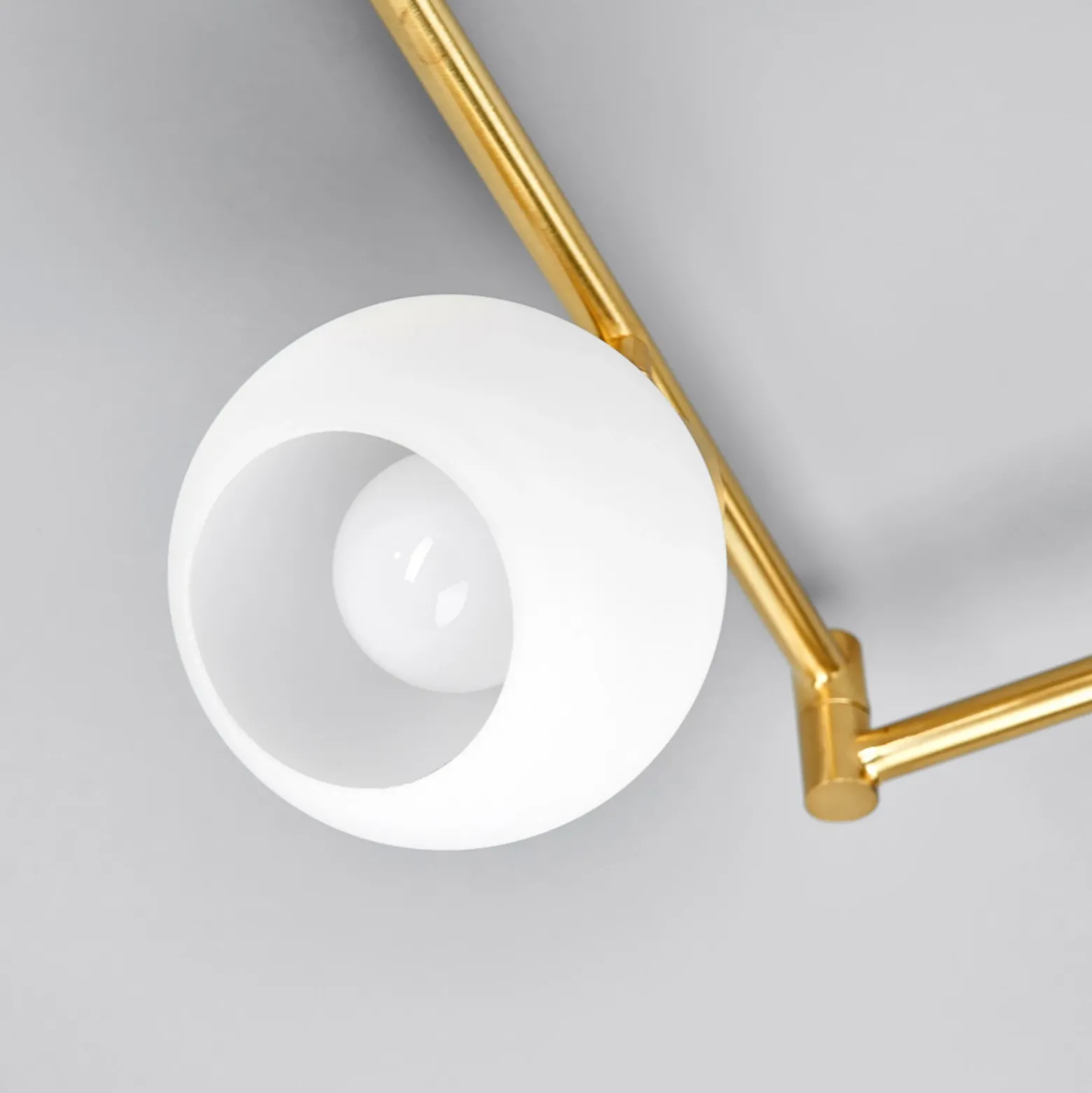 Lámpara de techo Lindby Elaina, 180cm, 6 luces, latón, cristal, E14