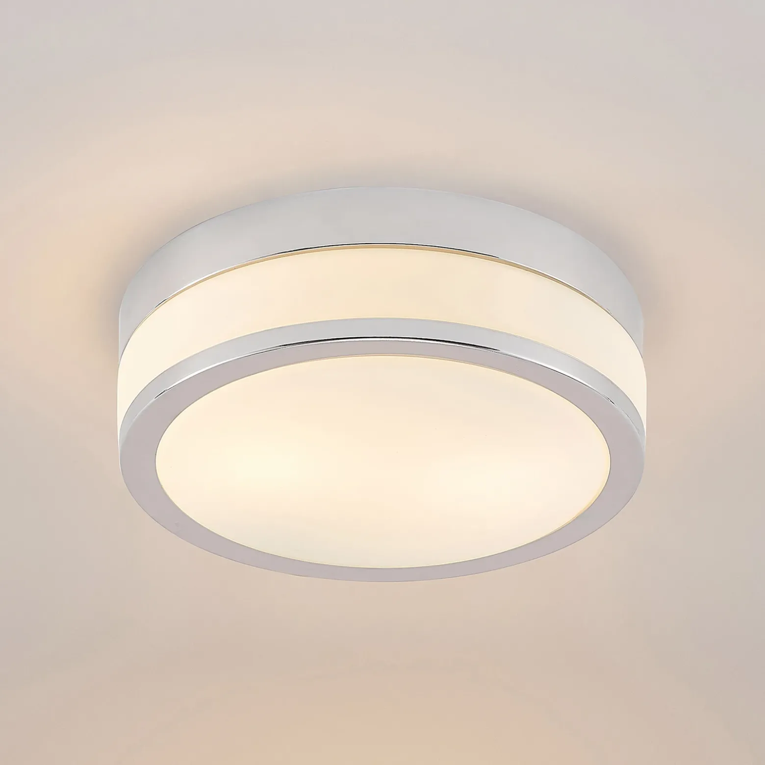 Lámpara de techo Lindby Flavi, Ø 28 cm, cromada, cristal, IP44, E27