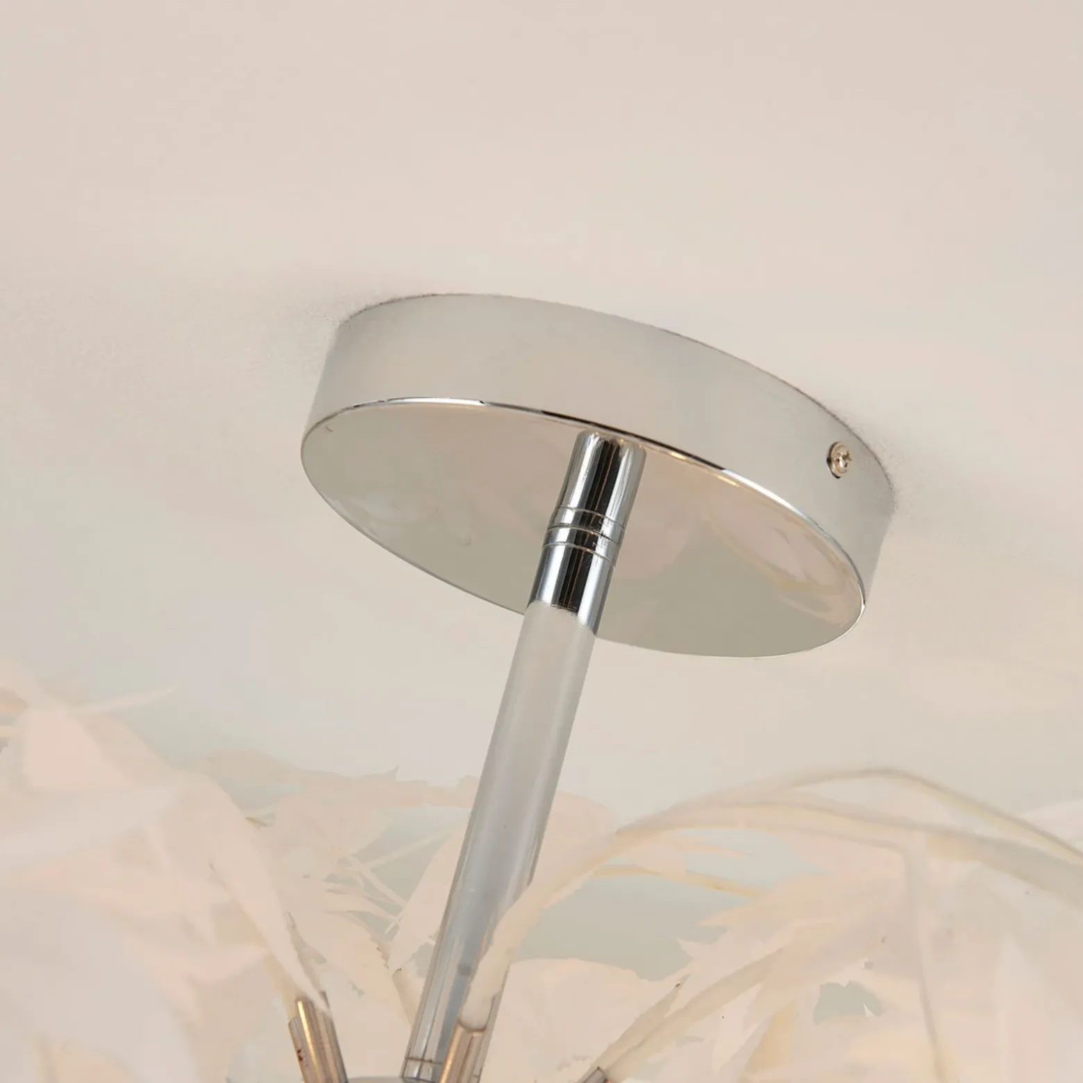 Lámpara de techo Lindby Maple, Ø 70 cm, cromada, blanca, de tela