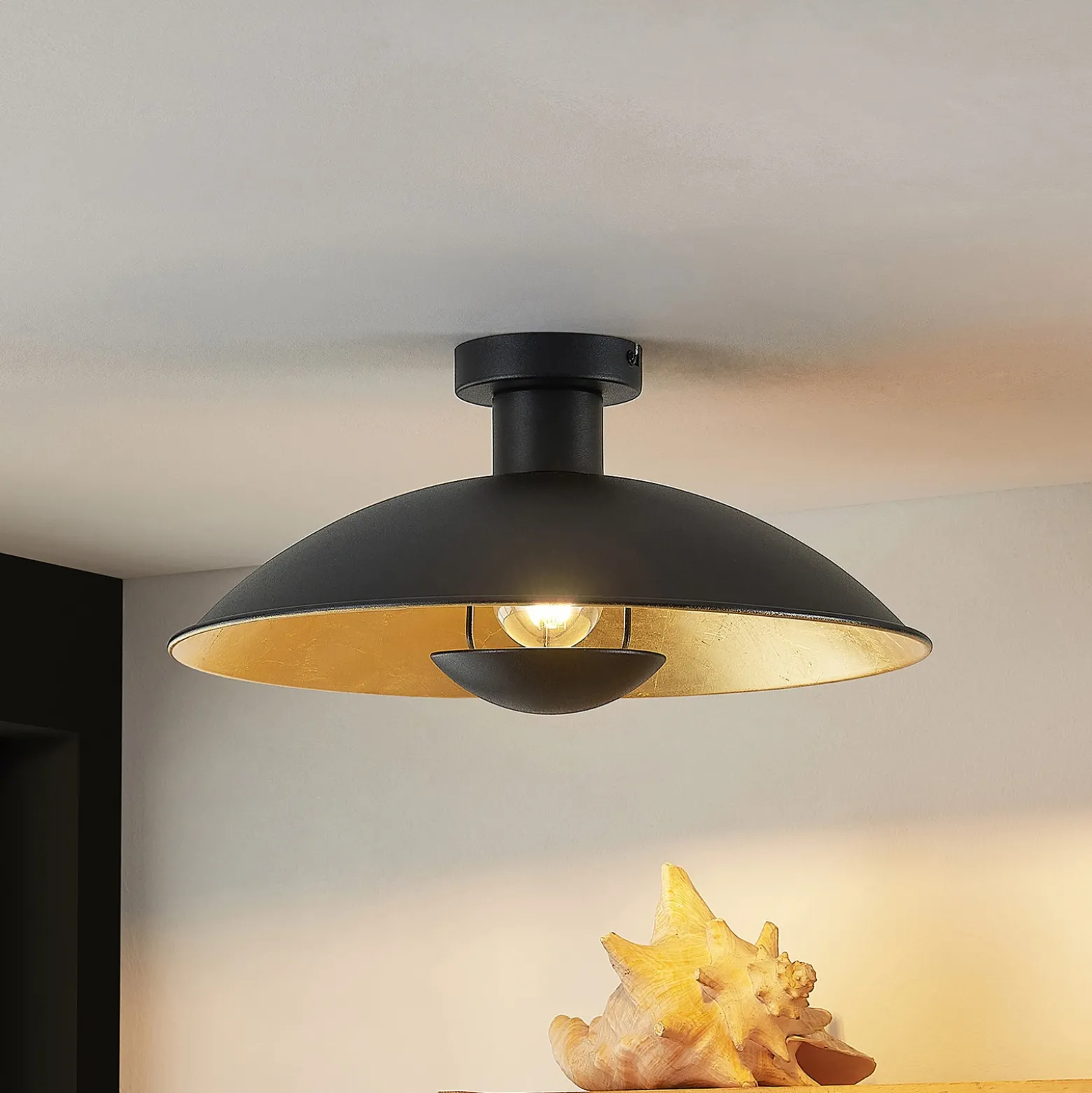 Lámpara de techo Lindby Narisara, Ø 40 cm, E27, negro-oro
