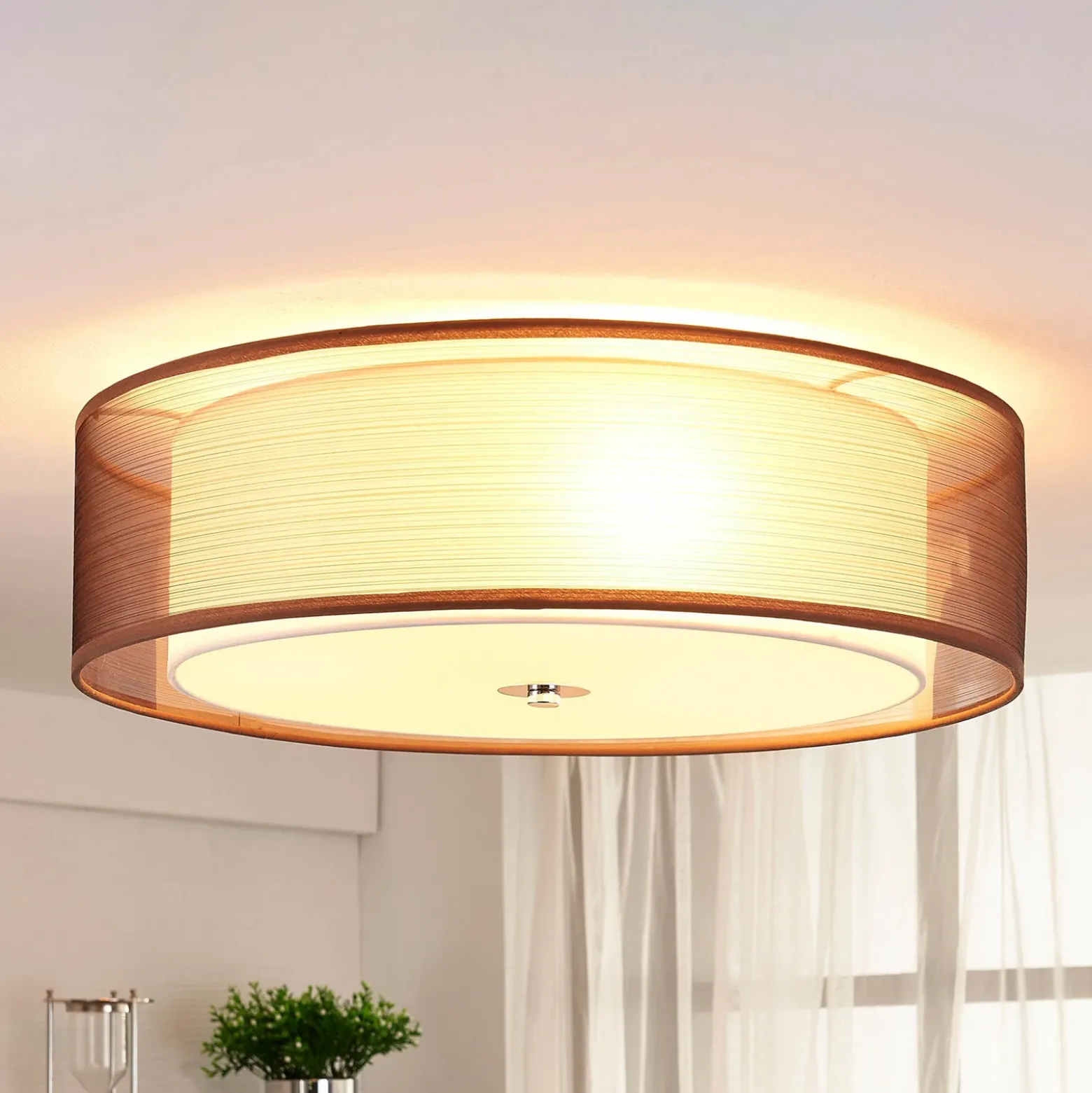 Lámpara de techo Lindby Tobia, marrón, de tela, Ø 50 cm, E27
