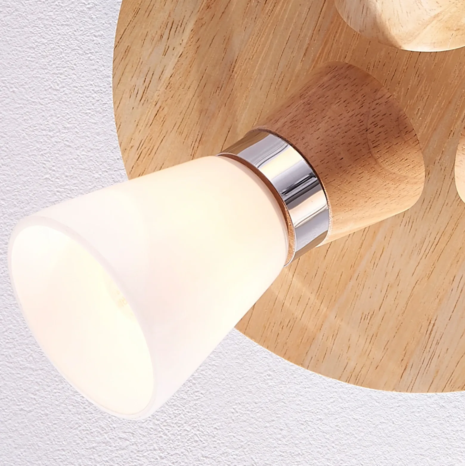 Lámpara de techo Lindby Vivica, Ø 26 cm, cromo/madera, 3 luces