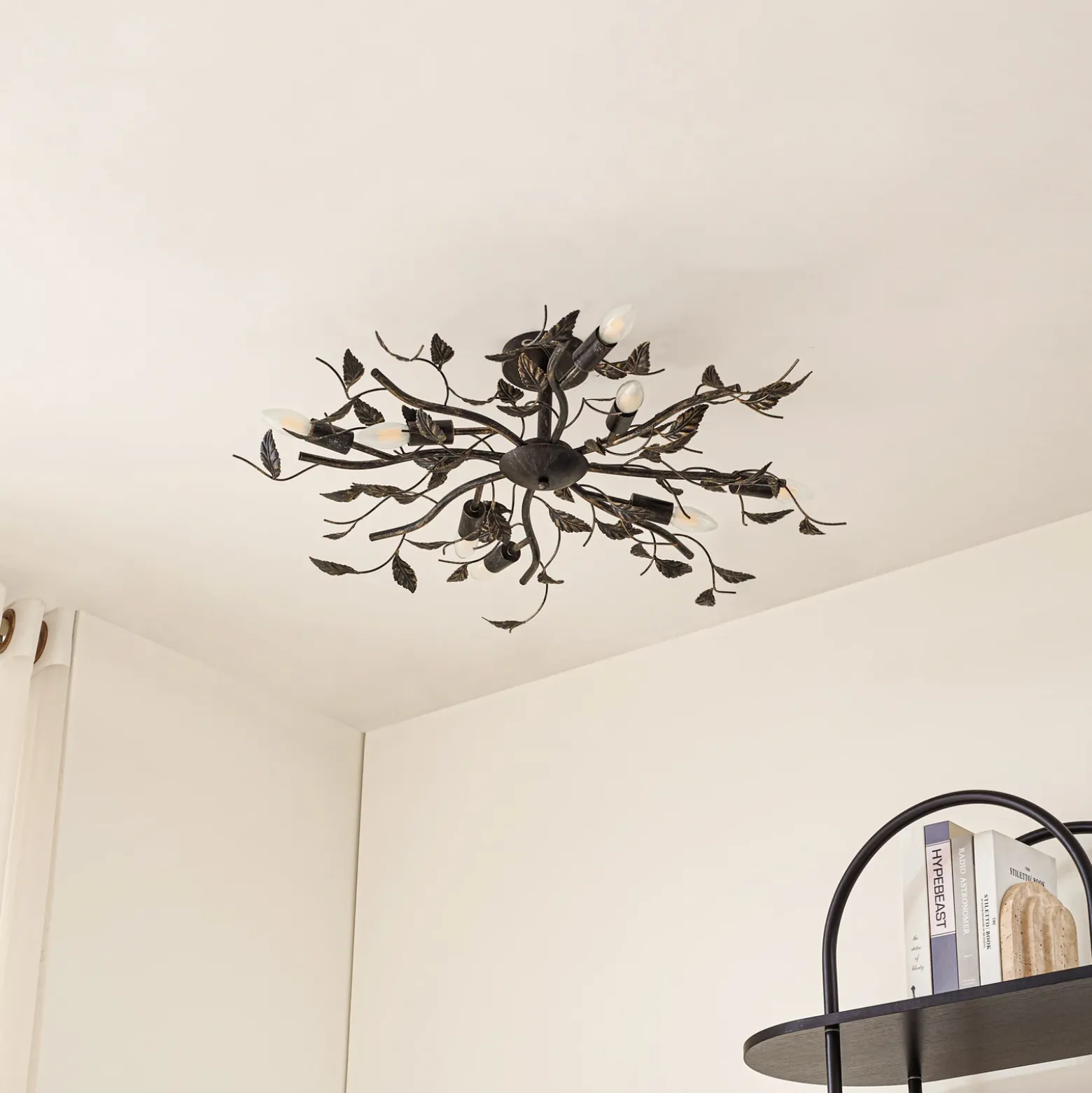 Lámpara de techo Lindby Yos, 8 luces, 85 cm, negro y dorado, E14