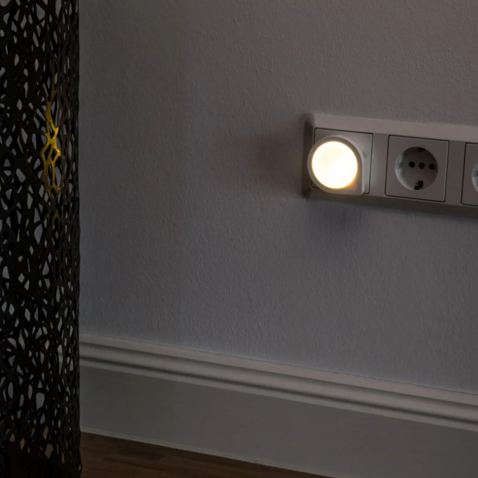 Lámpara enchufe LED lámpara nocturna Luna Sensor