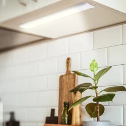 Lámpara LED bajo armario Lord, longitud 57,5 cm, plateada, 3000 K