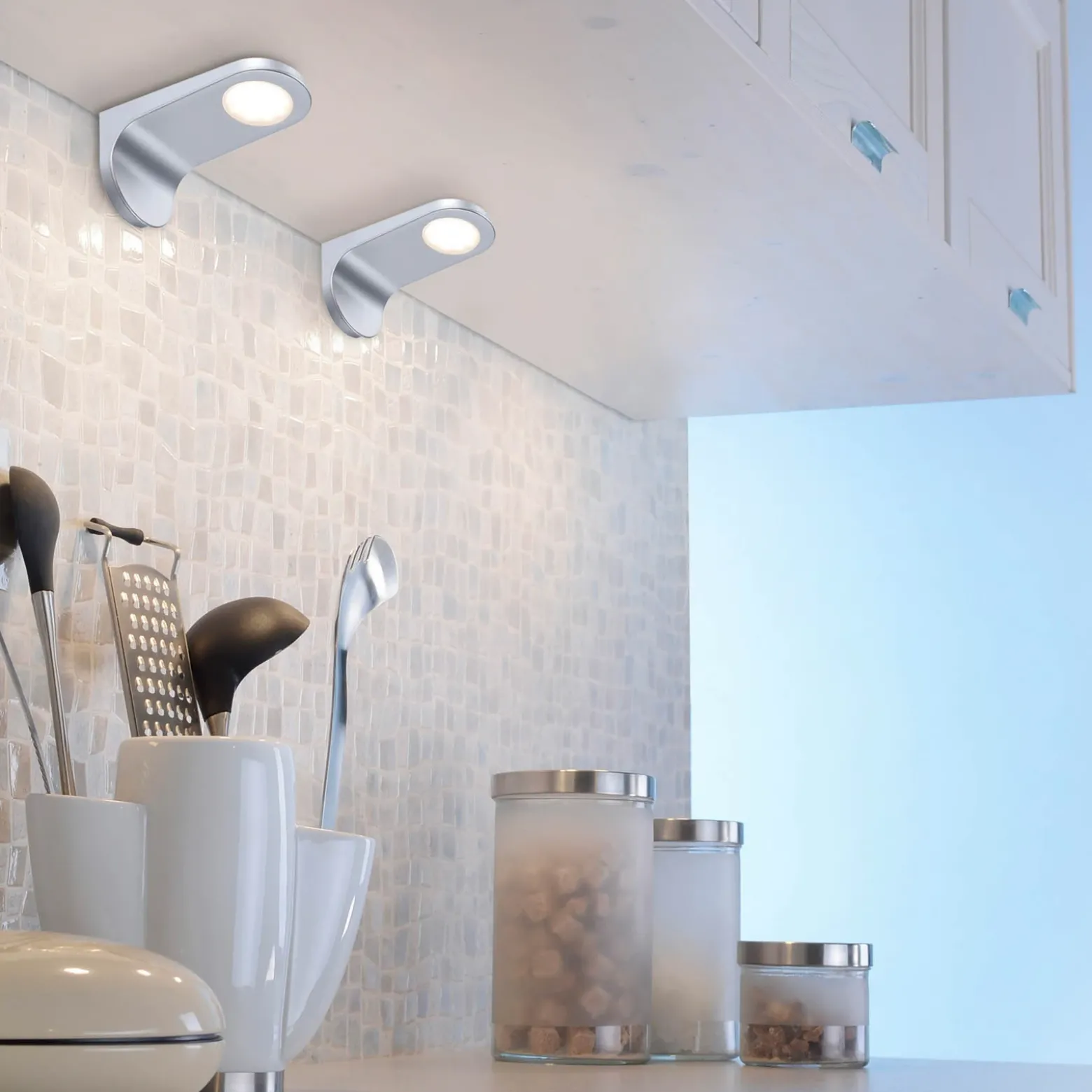 Lámpara LED bajo mueble Amon, plata, 15 cm de largo, juego de 2, atenuable