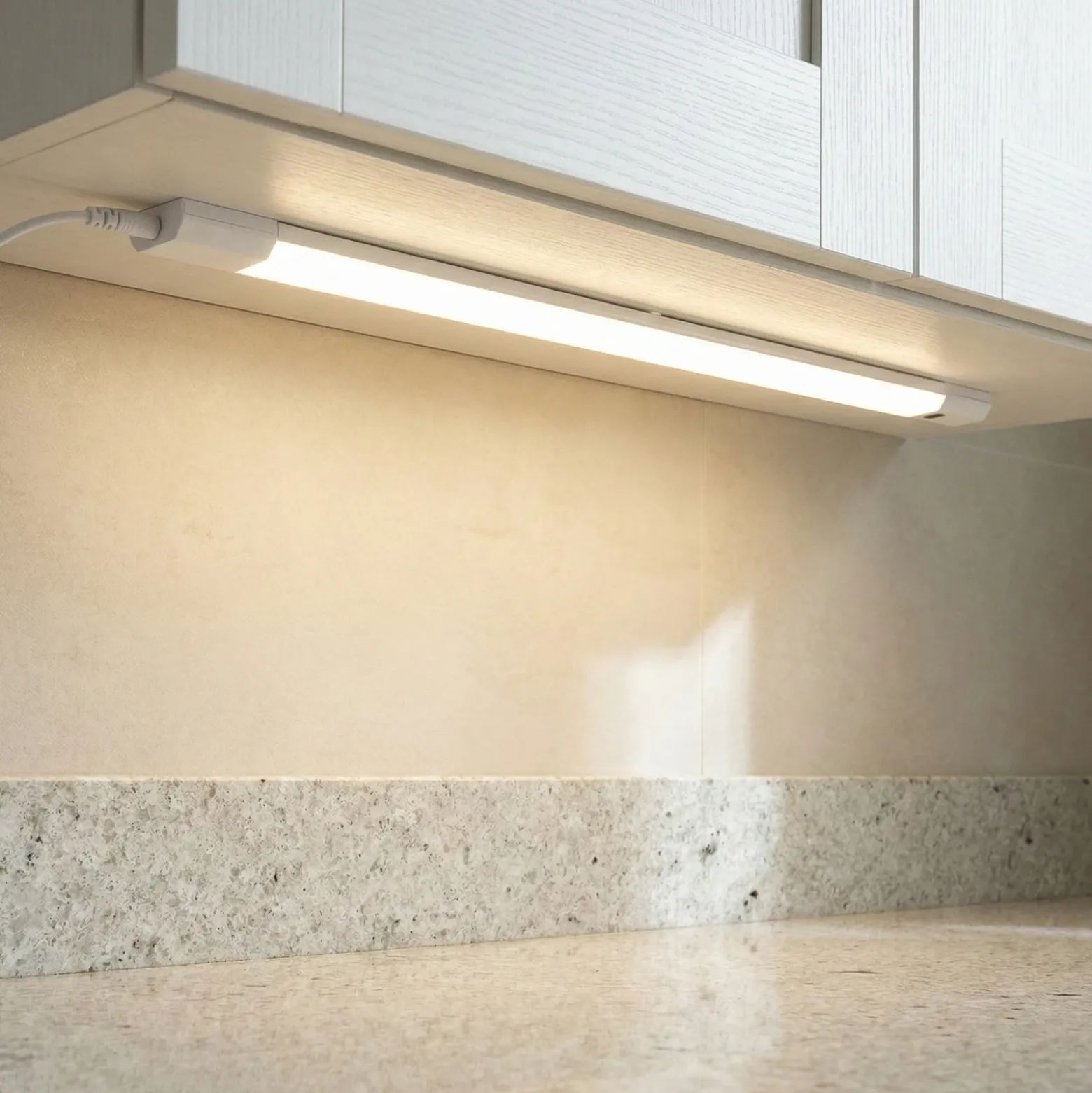 Lámpara LED bajo mueble OSRAM Linear Edge Sensor 50 cm blanco CCT