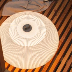 lámpara LED de suelo Knit 7492 beige, altura 51 cm, 927 Casambi, de Vibia