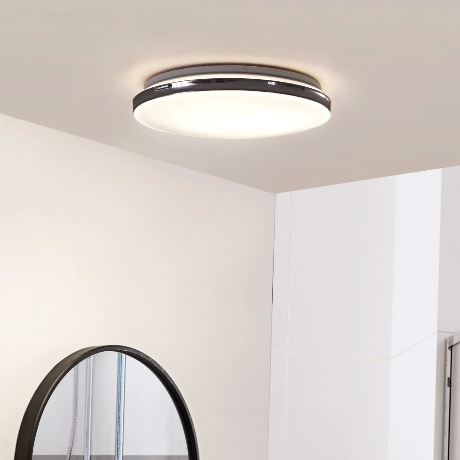 Lámpara LED de techo Lindby Comora, Ø 35 cm, blanca, IP44, 3000K