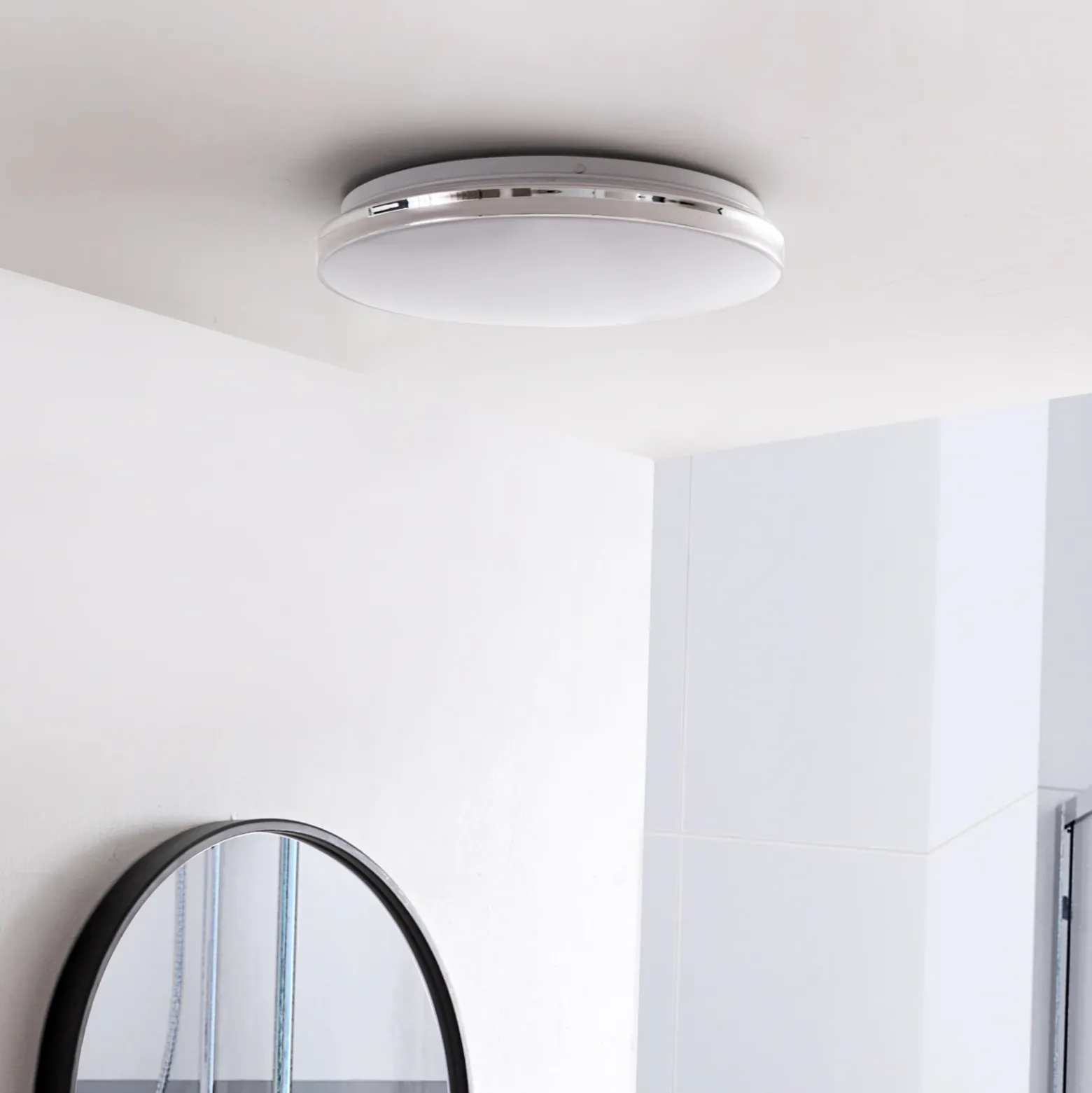 Lámpara LED de techo Lindby Comora, Ø 35 cm, blanca, IP44, 3000K