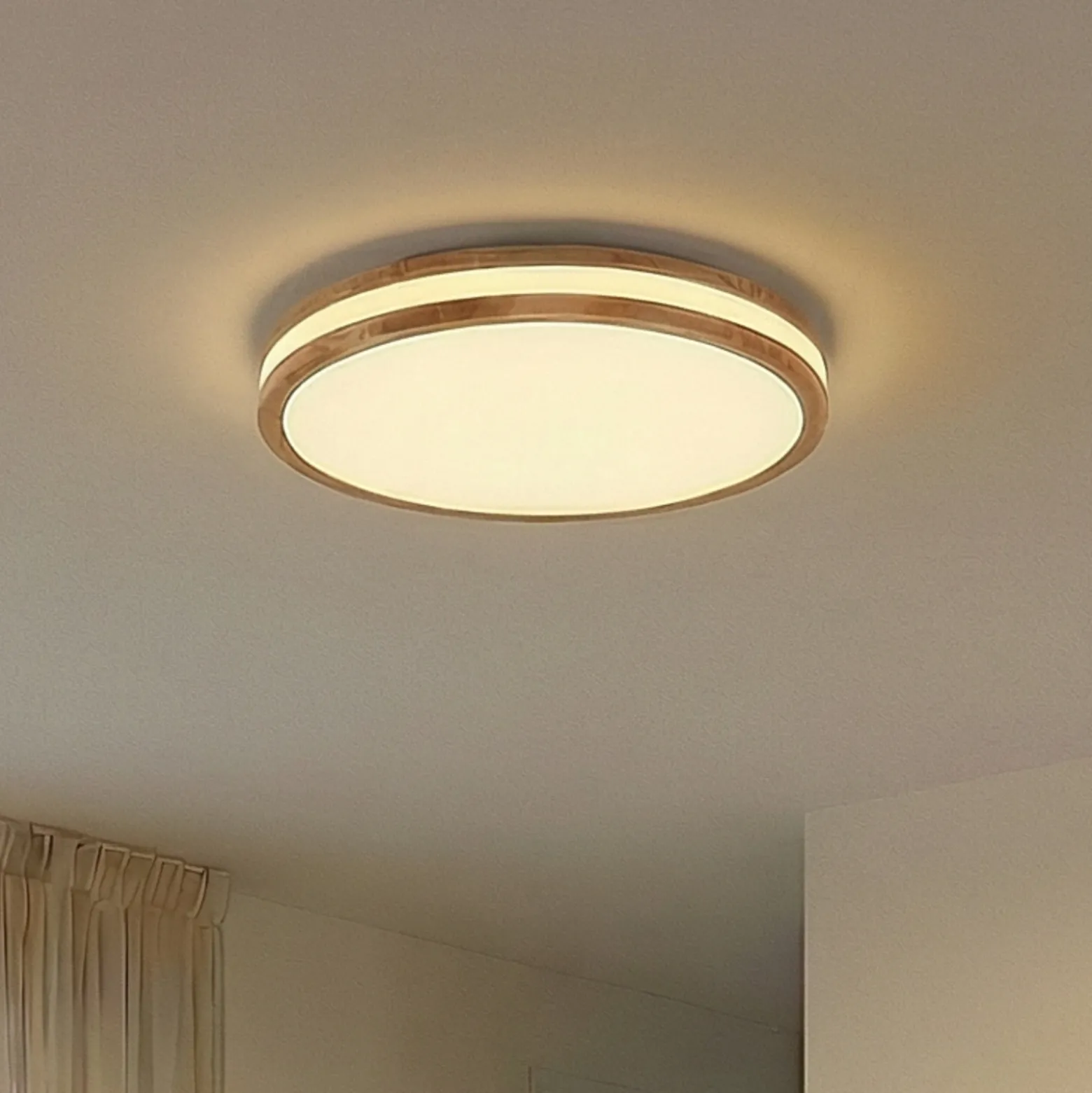 Lámpara LED de techo Lindby Emiva, 50 cm, madera clara, CCT
