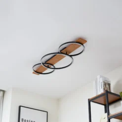Lámpara LED de techo Lindby Galad, negra, madera, 3 luces, 98 cm