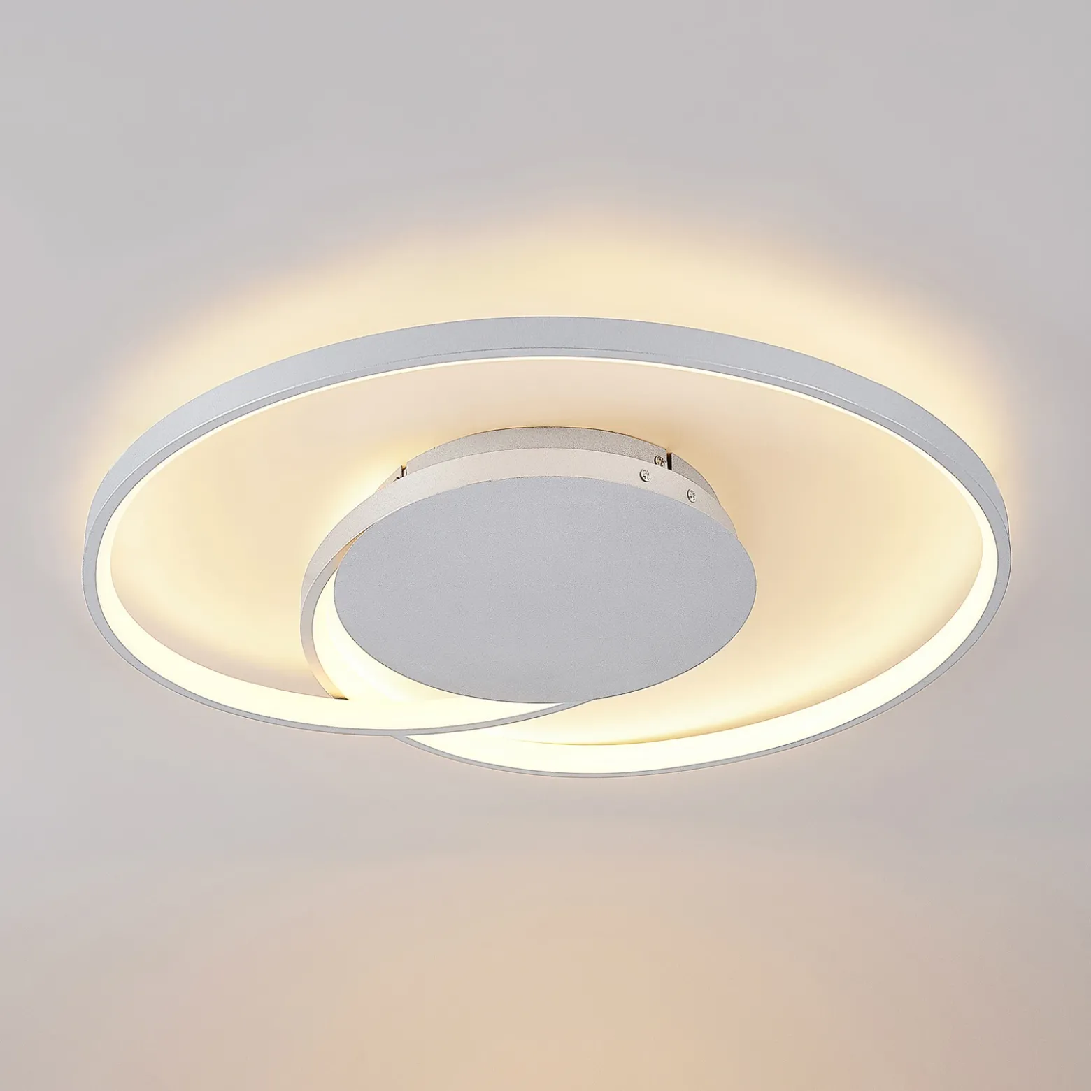 Lámpara LED de techo Lucande Enesa, 63 cm, CCT, control remoto, atenuable