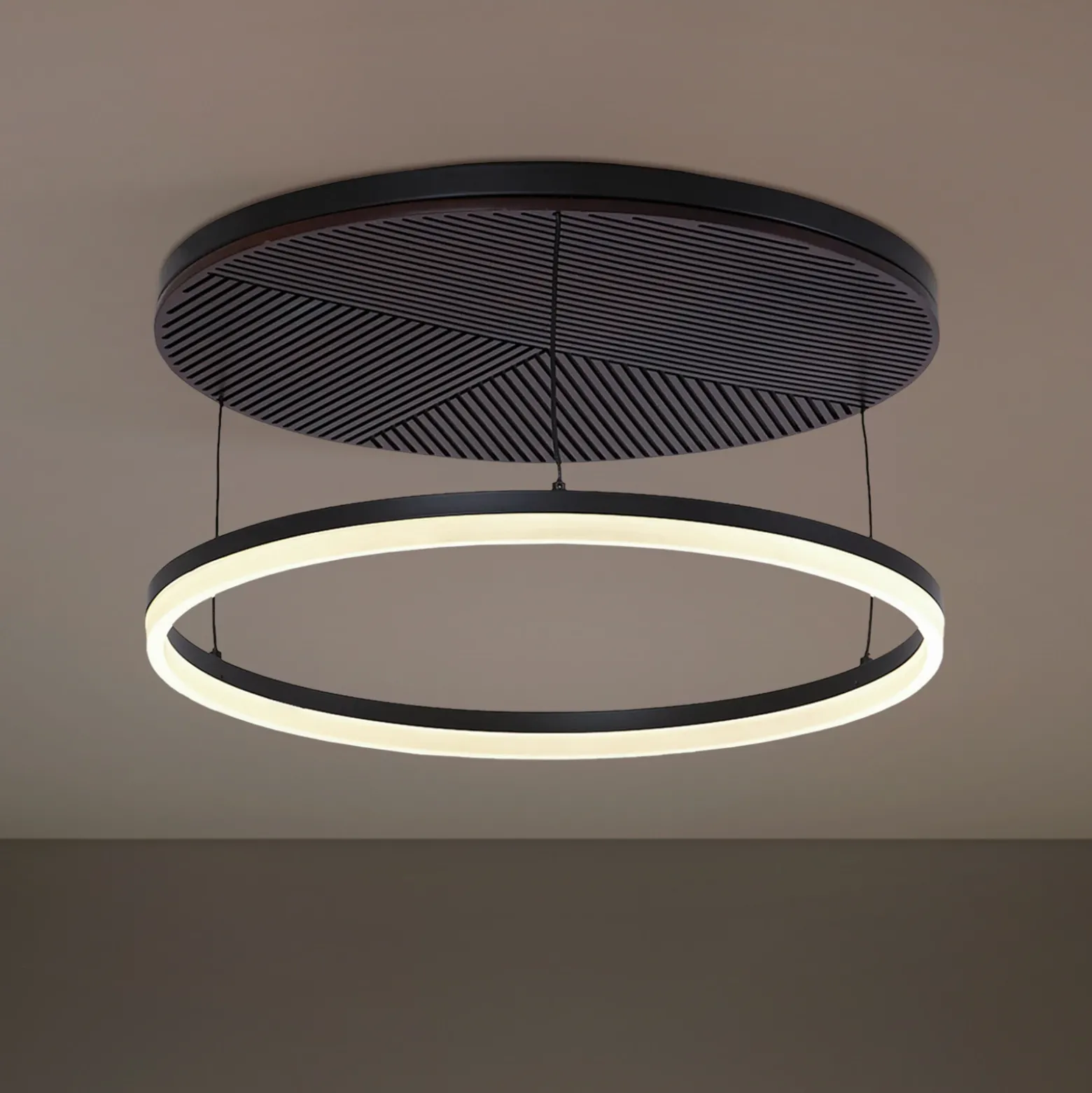 Lámpara LED de techo Lucande Orven, negro/madera, Ø50 cm, atenuable