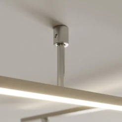Lámpara LED de techo orientable Indira, atenuable, níquel