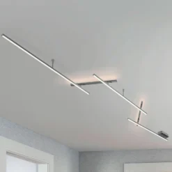 Lámpara LED de techo orientable Indira, atenuable, níquel