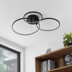 Lámpara LED de techo Rayk de Lindby, negra, metal, 77 cm, atenuable