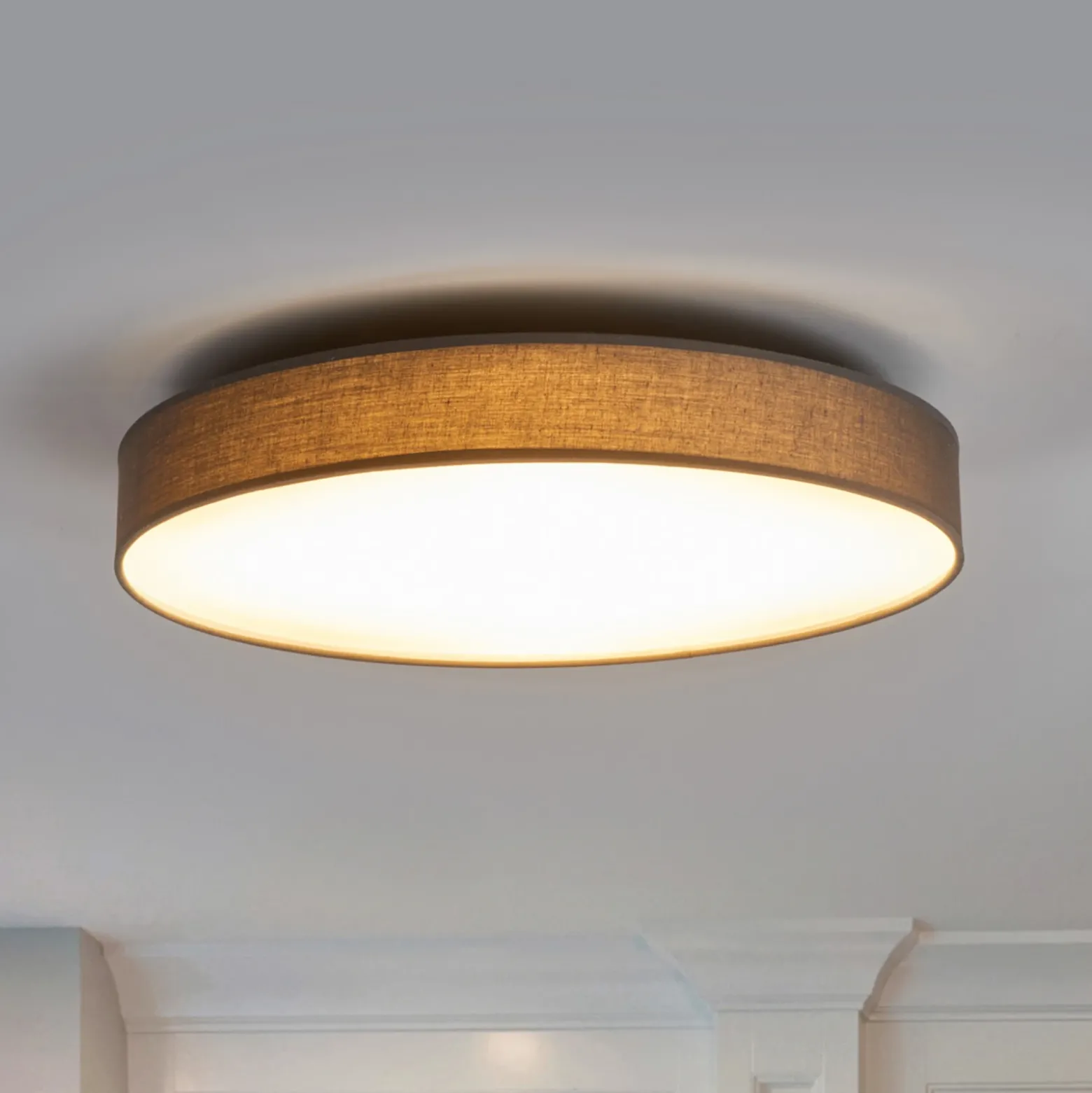 Lámpara LED de techo Saira de Lindby, Ø 50 cm, gris, textil