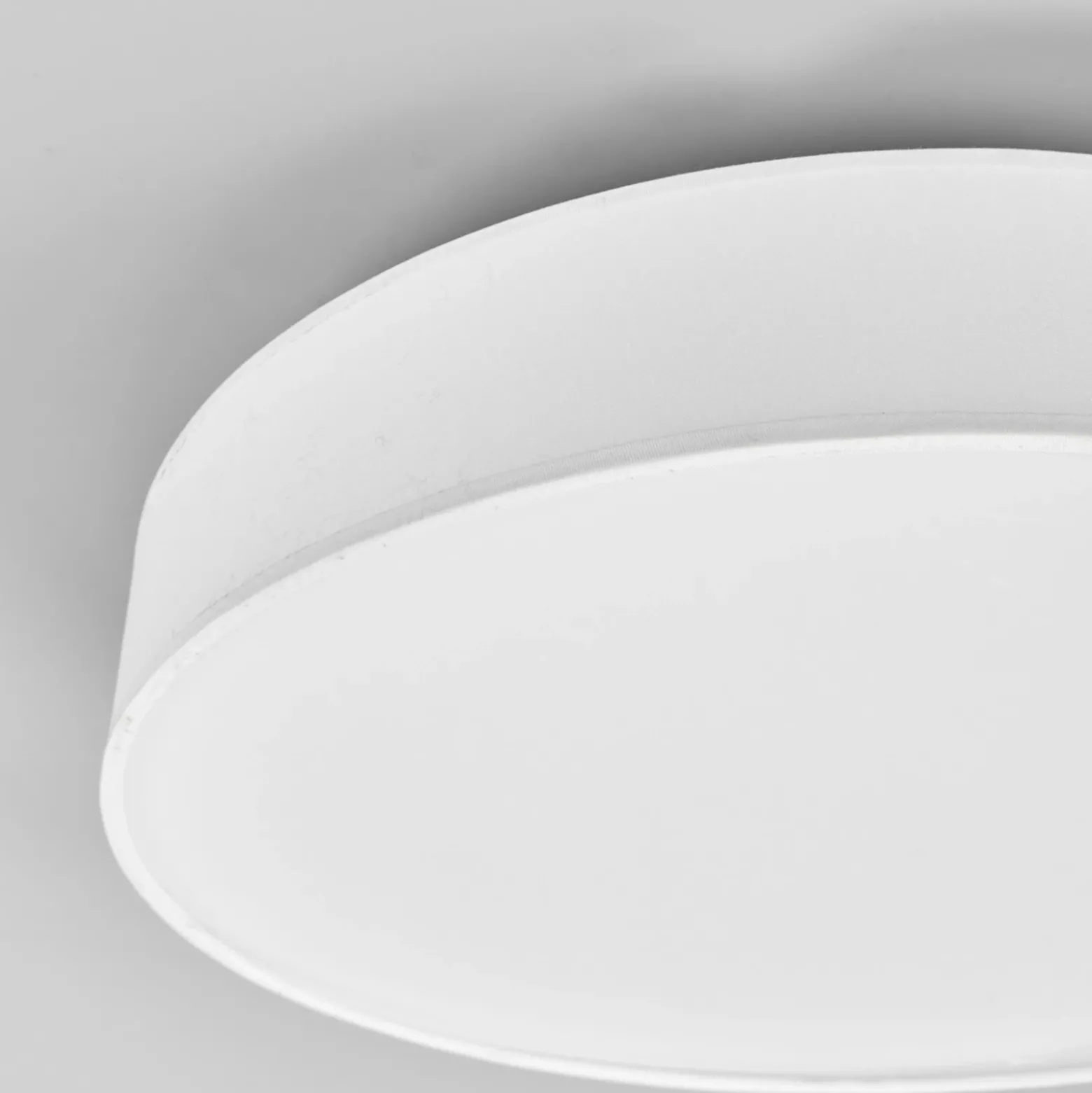 Lámpara LED de techo Saira de Lindby, Ø 40 cm, blanca, textil