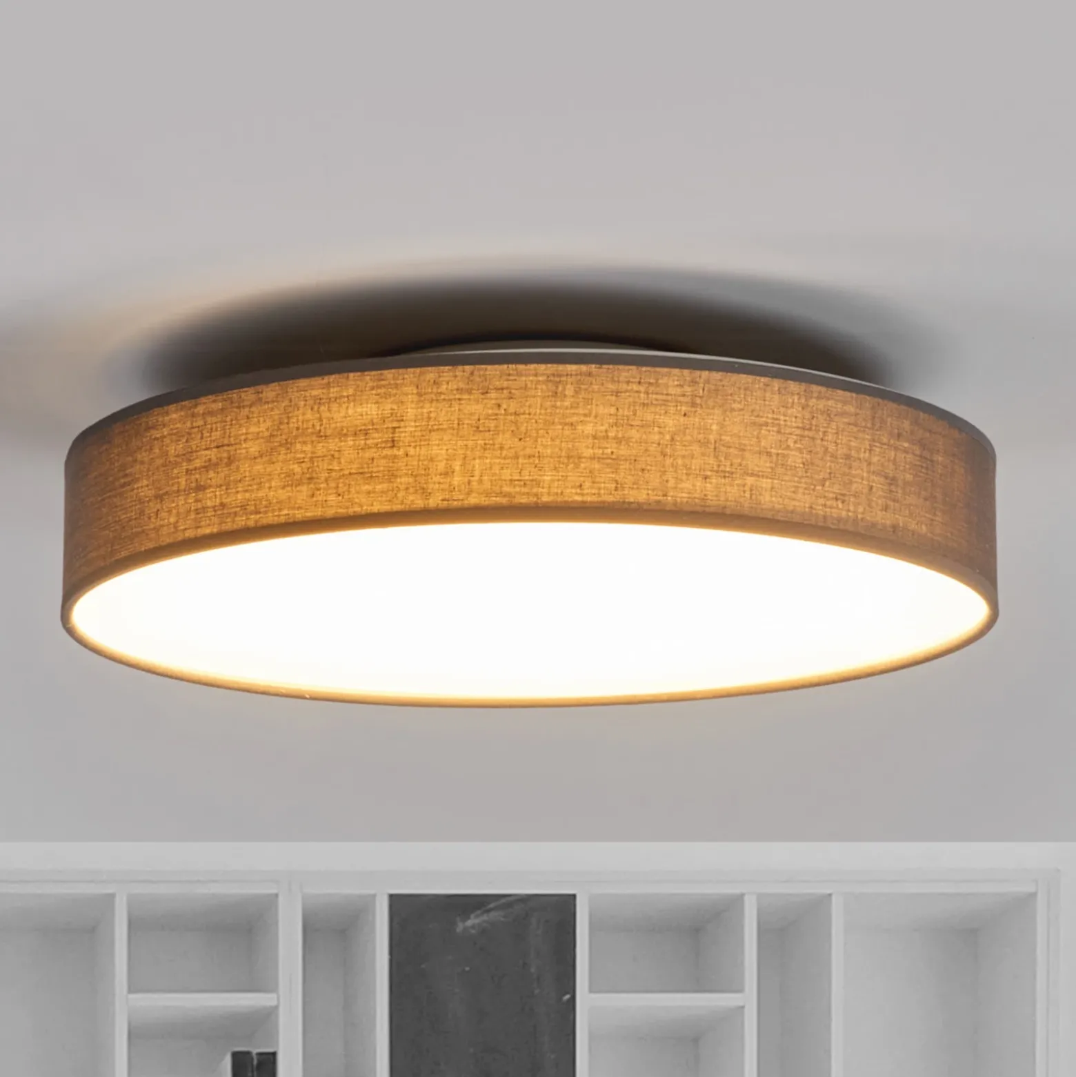 Lámpara LED de techo Saira de Lindby, Ø 40 cm, gris, textil