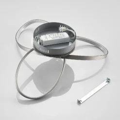Lámpara LED de techo Saliha con formas modernas