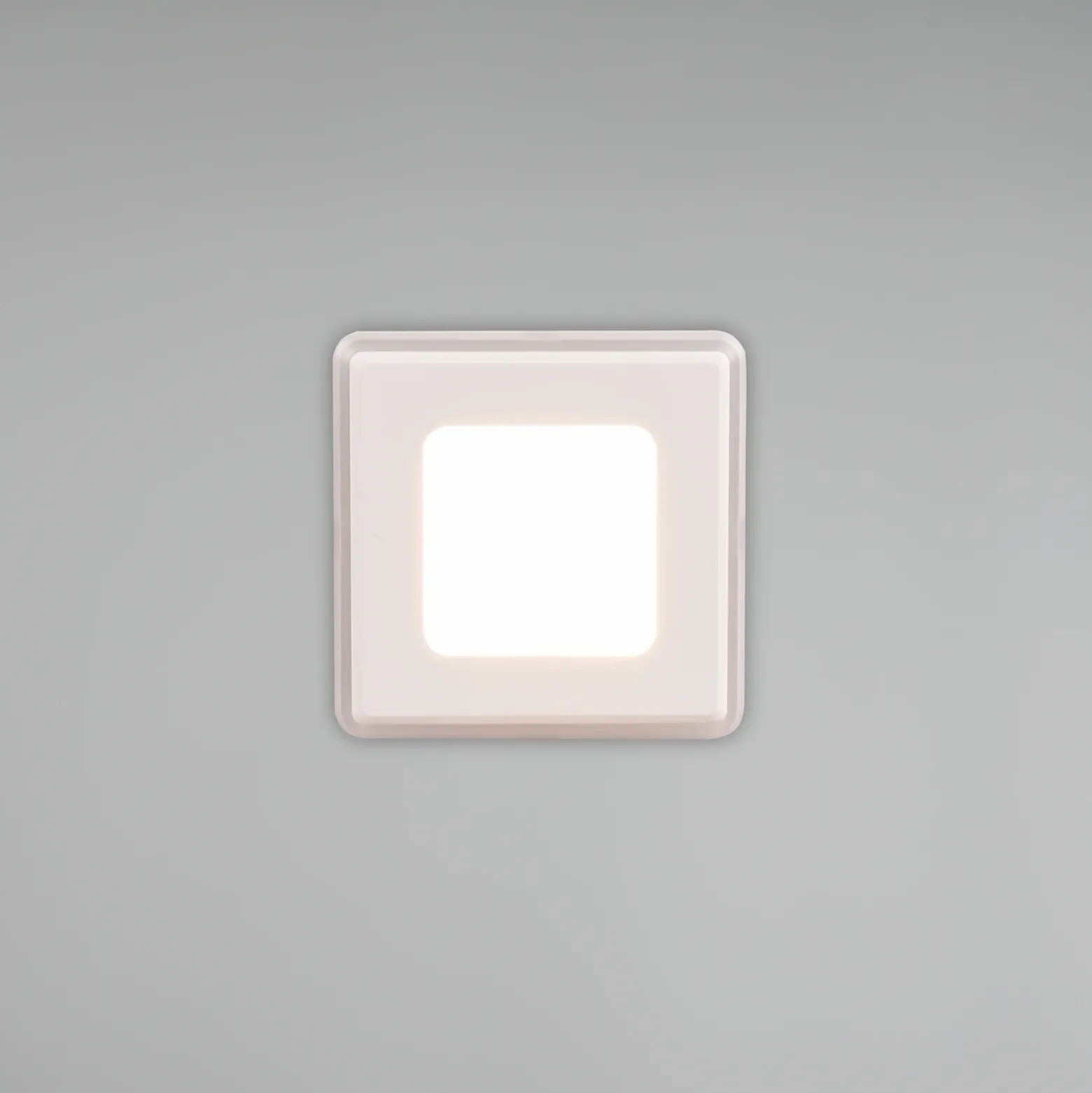Lámpara LED Nimbus IP44 8,5x8,5cm 830 blanco