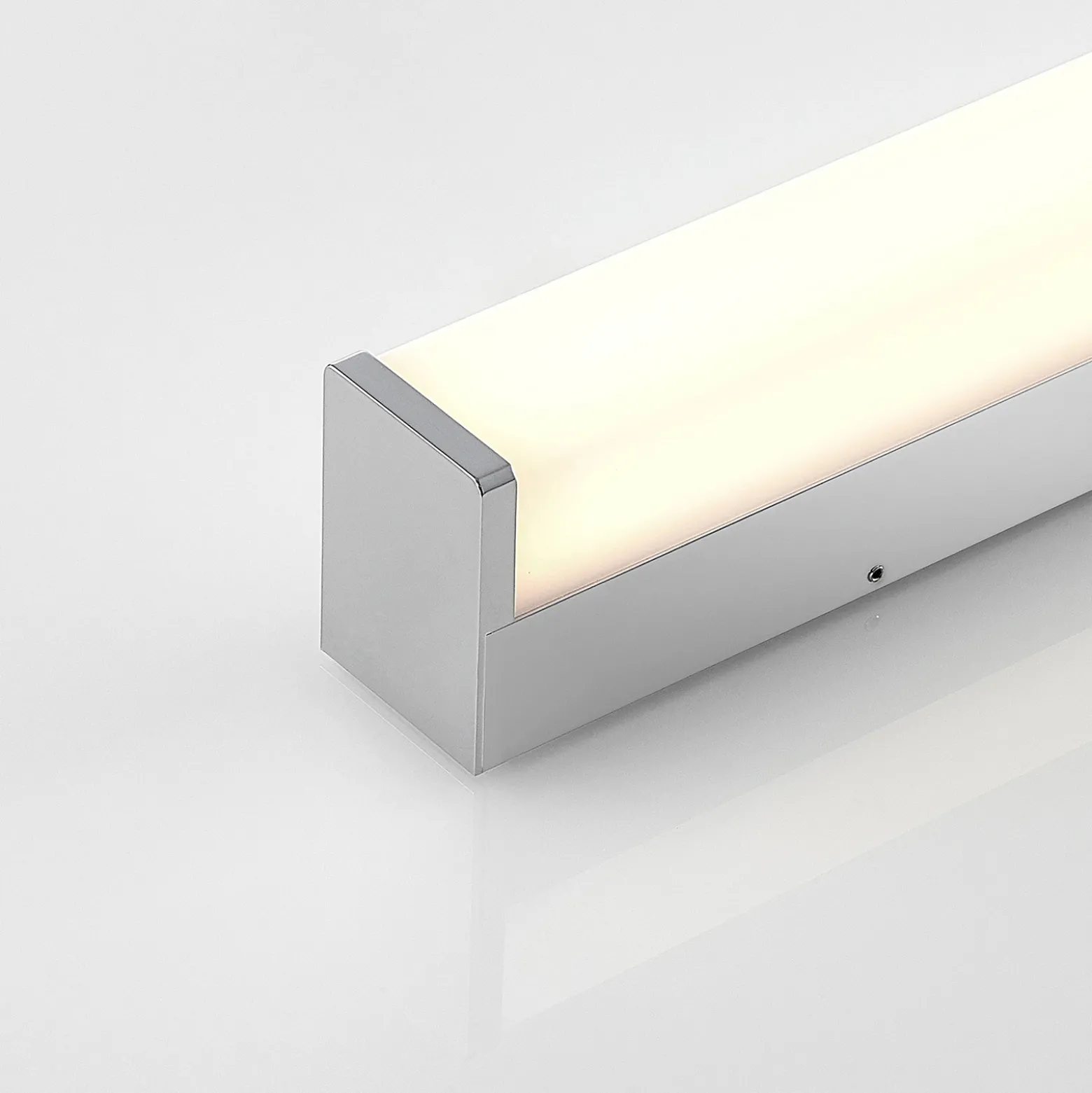 Lámpara LED para cuarto de baño Klea de Lindby, 60 cm, cromo, metal, IP44