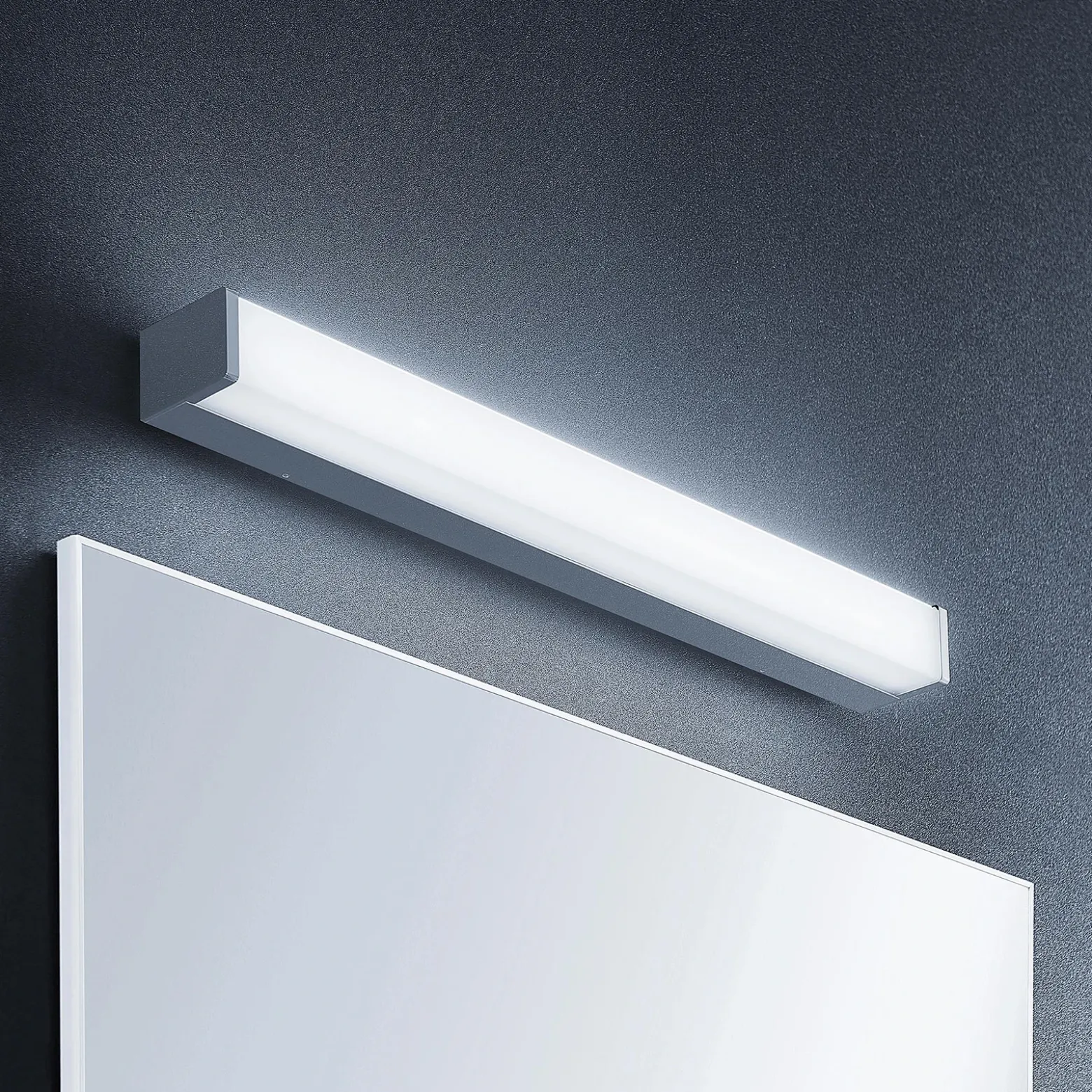 Lámpara LED para cuarto de baño Klea de Lindby, 60 cm, cromo, metal, IP44