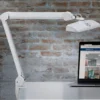 Lámpara LED para puesto de trabajo MAULintro, blanca, 52 cm, base con pinza