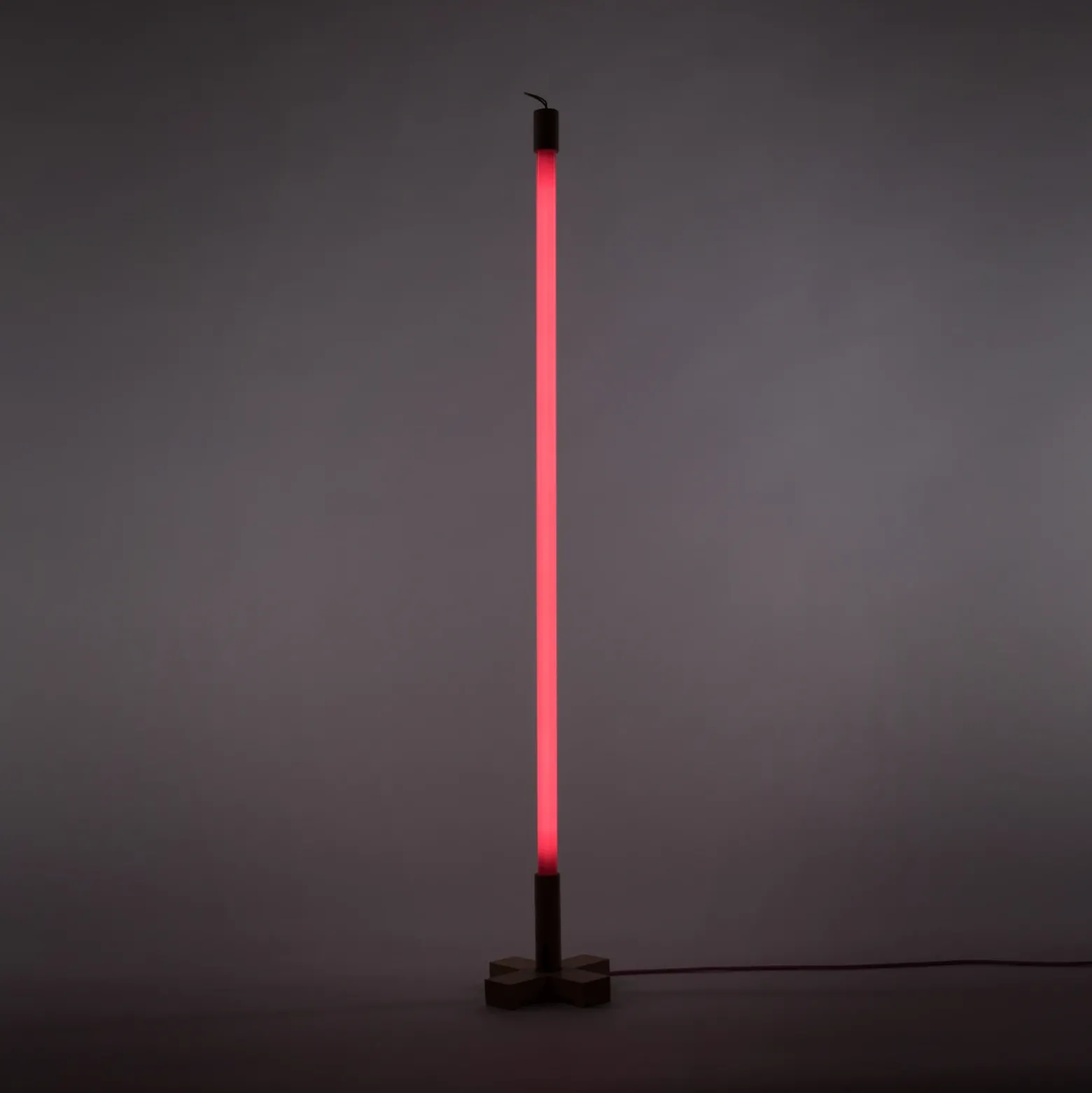 Lámpara LED SELETTI Linea, fucsia, detalles de madera, universal