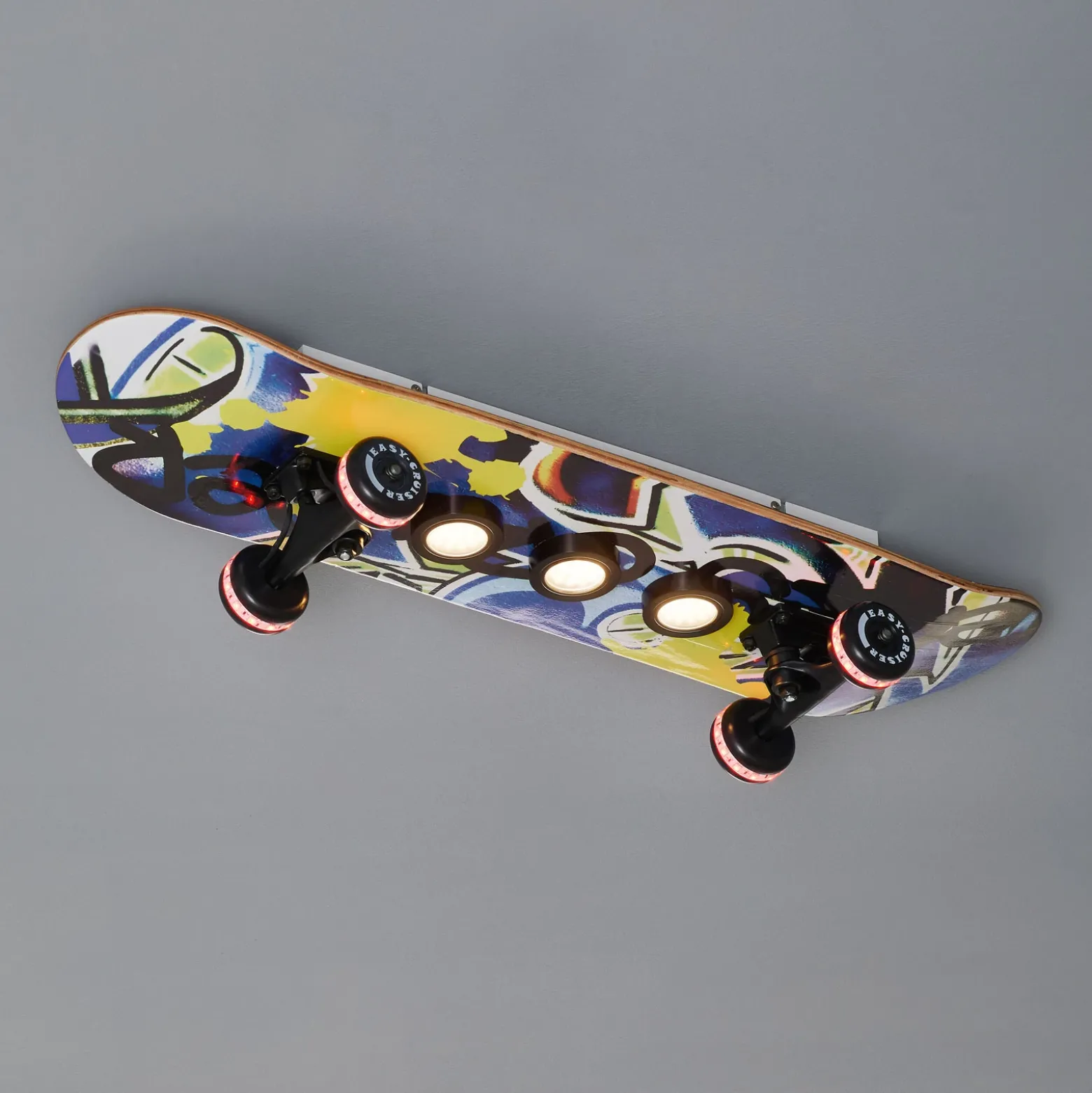 Lámpara LED techo Easy Cruiser Graffiti, monopatín