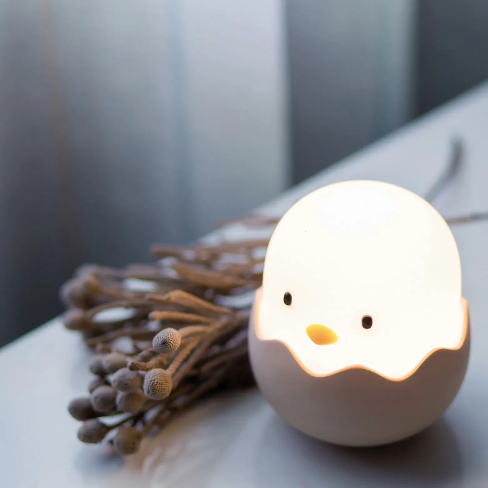 Lámpara nocturna LED Eggy Egg con batería