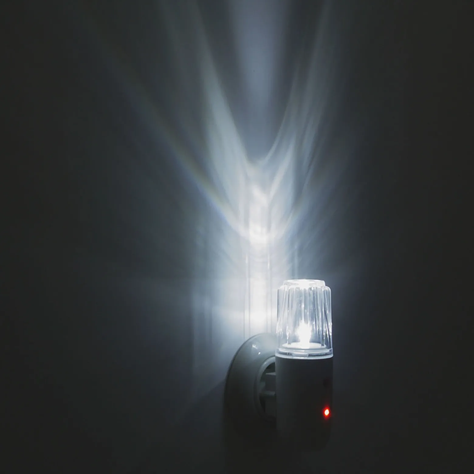 Lámpara nocturna LED multifunción 3 en 1