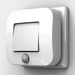 Lámpara nocturna LED para enchufe OSRAM LUNETTA HALL Sensor PIR blanco