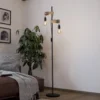 Lámpara pie Townshend 2 luces negro/madera clara