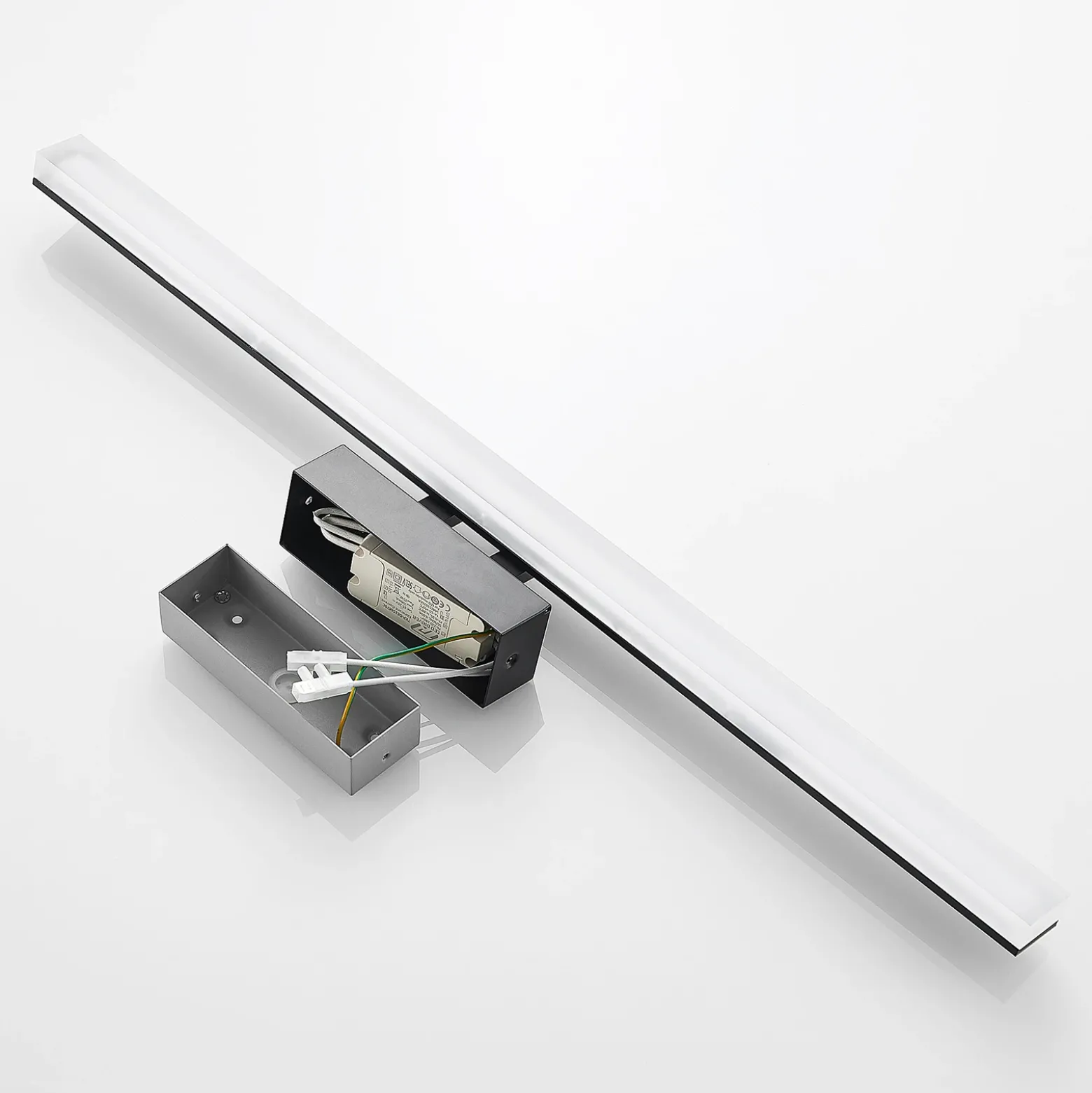 Lucande aplique de pared LED Lisana, horizontal, 75 cm, IP44