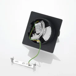 Lucande aplique de pared LED Magya, negro, 2 luces, angular