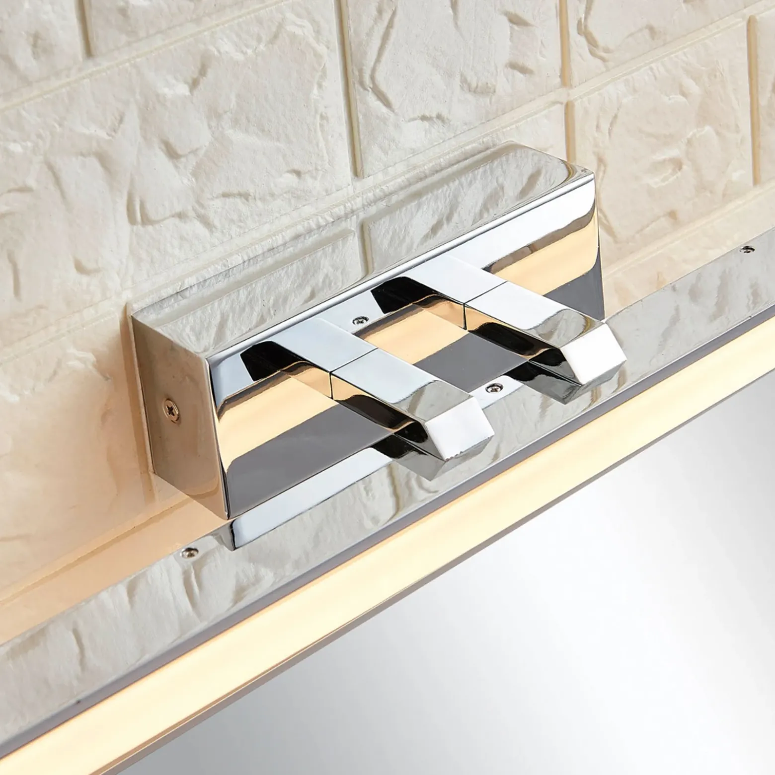Lucande Aplique LED para baño Julie, 46cm, cromo, metal, IP44