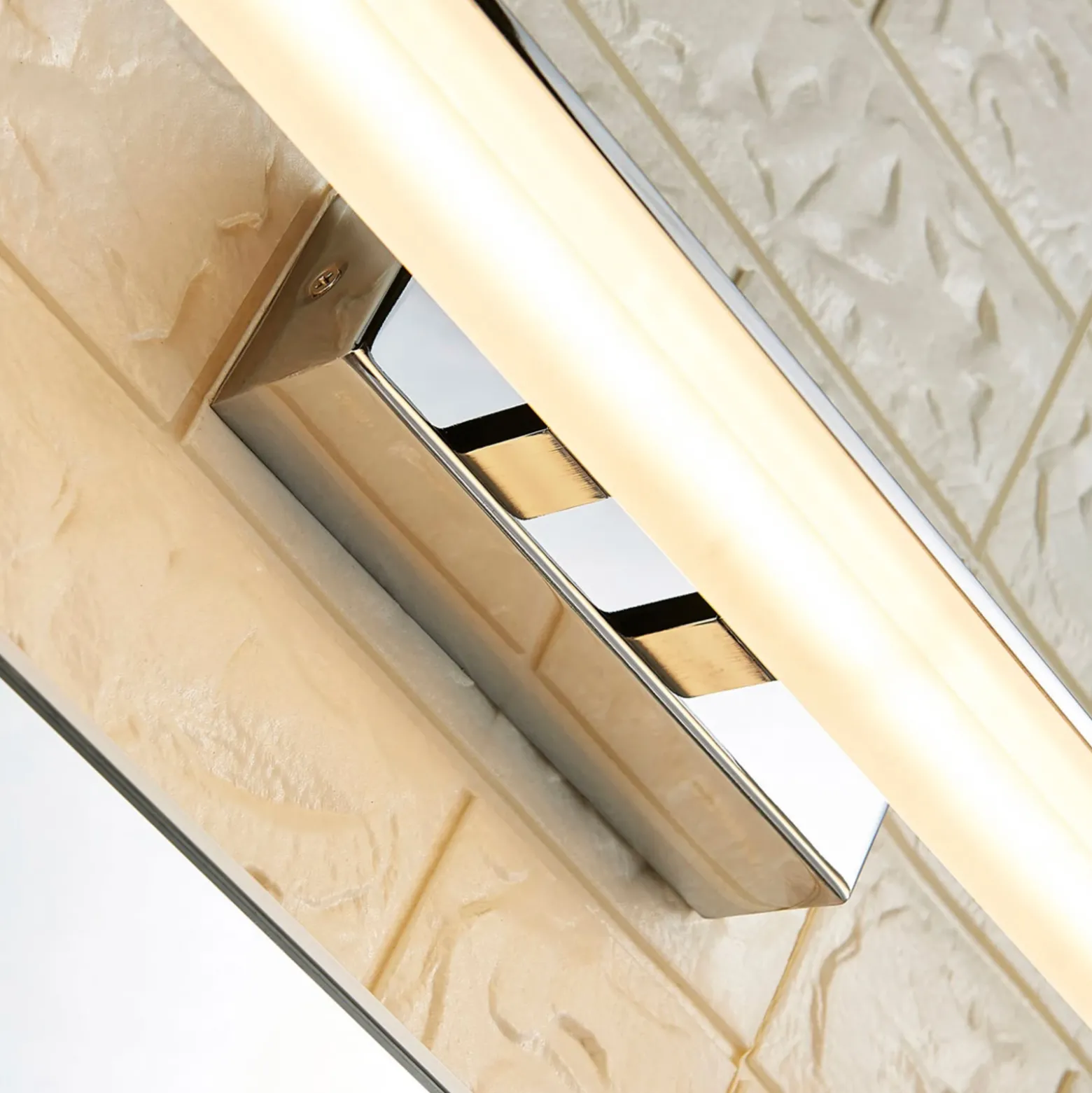 Lucande Aplique LED para baño Julie, 46cm, cromo, metal, IP44