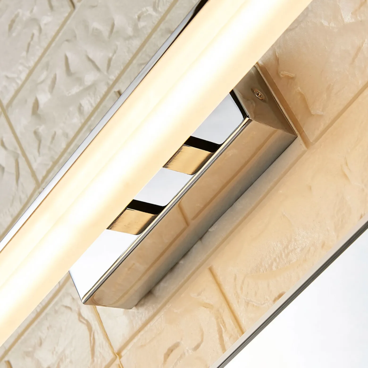 Lucande Aplique LED para baño Julie, 75cm, cromo, metal, IP44